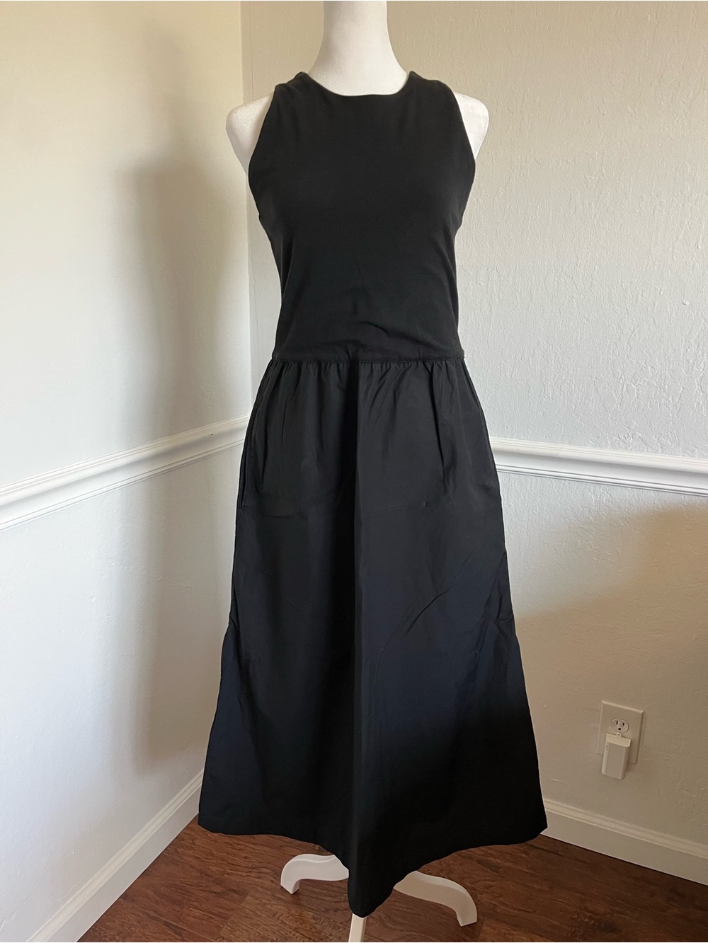 Everlane Classic Black Sleeveless Midi Dress